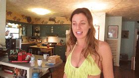 Youtubers Being Sexy Lindsey Bell Sexy Bikini Cleavage Hot