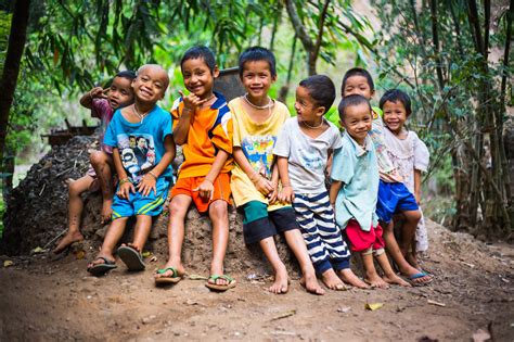 15 powerful photos of the journey from child slavery to freedom. Our work in Thailand | Compassion Australia