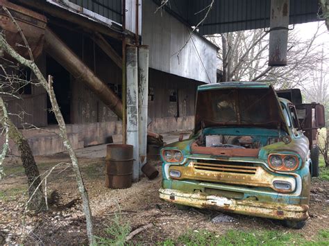 Chevy Dump Truck In Front Of Abandoned Cotton Gin Walburg Texas 1 8 2016 [3264x2448] [oc] • R