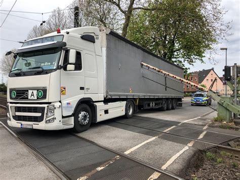 Brigitte busanny, hindenburgstraße 54b, 42117 wuppertal die urnenbeisetzung ﬁndet statt am 31. Polizei-Presse Bochum: Aktuelle Polizeimeldungen ...