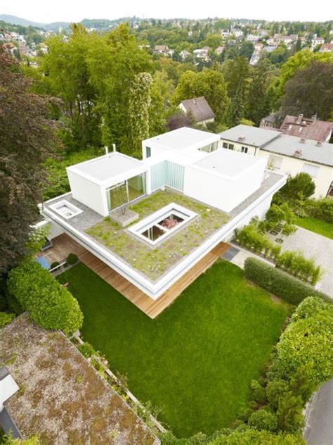 20 Spectacular Houses Featuring Green Roofs
