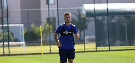 Oyuncunun maaşının vergiler düşüldüğünde 2 milyon 700 bin euro. Sörloth: İştahımız yüksek - Aspor