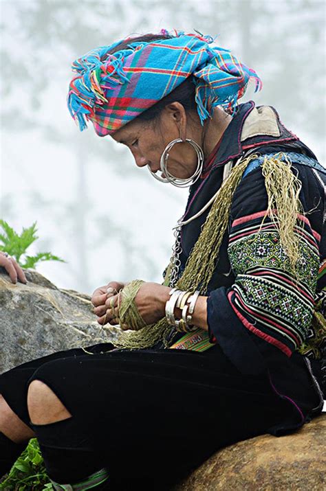 The hmong's were recruited by the us govt, cia. Hmong Woman weaving hemp Sapa Vietnam. traditional Hill ...
