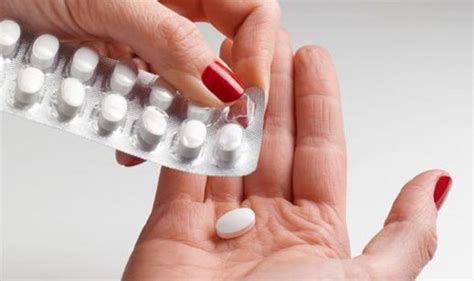 It is safe to use acetaminophen and ibuprofen together in the recommended amount. Can you take Paracetamol and Ibuprofen together? - health910