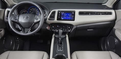 With distinct exterior lines and great interior features, this subcompact suv is comfortable and cool. 2017 Honda HR-V Review, Specs, Price, Redesign | Honda ...
