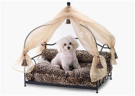 This designer combines different types of materials in her characteristic fantasy world to create fashionable pieces for our dogs. 17 Best images about Bed canopy on Pinterest | Dog beds ...