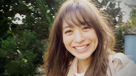Manage your video collection and share your thoughts. 野崎萌香がオリンパスPENの新作で撮影したムービーを公開 - YouTube