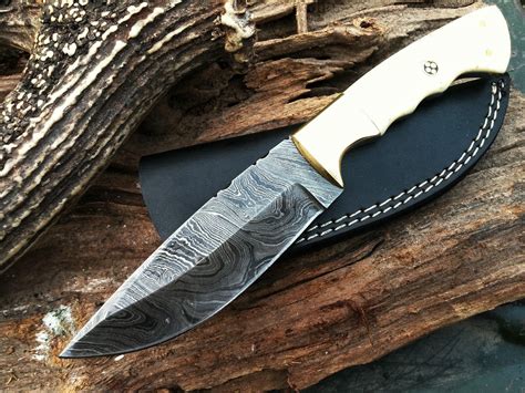 95 Damascus Steel Hand Crafted Bone Handle Frontier Hunting Knife