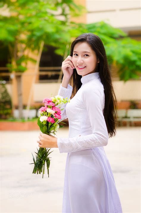 áo Dài Trắng Flickr の画像検索結果 Ao Dai Vietnamese Traditional Dress