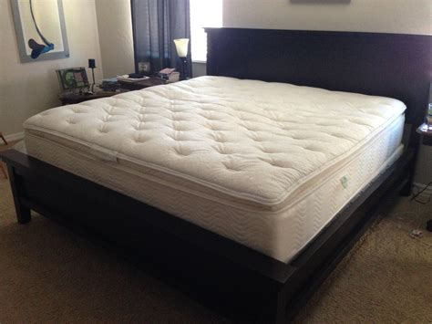 Using its latex foam layers, the serafina™ pearl gel memory foam mattress relieves common pressure points during sleep. Costco 14" Primifina Novaform Gel Memory Foam Mattress ...