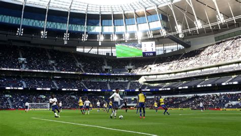 Official account of tottenham hotspur. Twitter Reacts as Tottenham Fans Miss Out on Tickets for ...