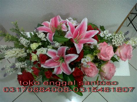 Gambar rangkaian bunga untuk altar gereja gambar bunga from i.pinimg.com. toko bunga sidoarjo 085733331108: dekorasi pelaminan minimalis