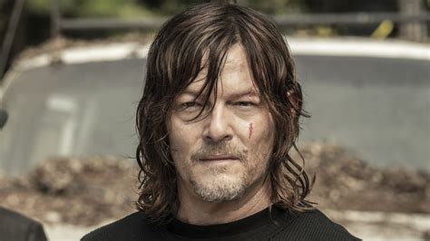 Norman Reedus Walking Dead Spinoff Reveals Daryl Dixons New Non