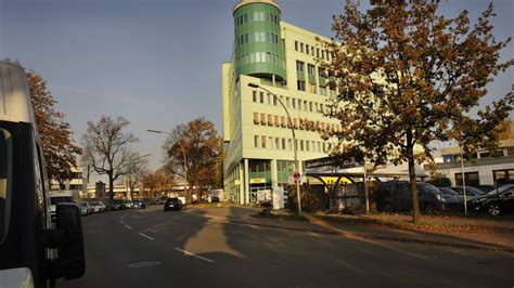 Wann kommt das alg1 aufs konto 2020? Hippie-Kommune haust in Ex-Arbeitsamt und zahlt überhöhte ...
