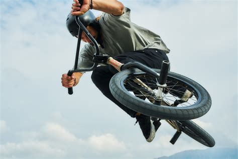 May 15, 2021 · 東京五輪で新採用される自転車bmxフリースタイル・パークで、昨年9月に左足かかとを骨折した五輪男子代表の中村輪夢（ウイングアーク1st）が15. BMXのグリップを変えるだけで乗り味が変わる!? 種類とおすすめ ...