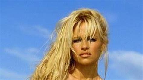 Galerie Pamela Anderson K Nepozn N Neboj Se Uk Zat Vr Sky A Fanou Ci To Miluj Fotka