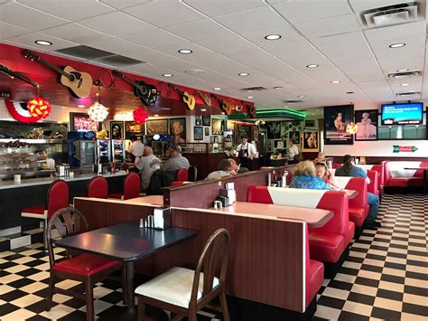 And here she was next year, i will surely make it a point to dine at his restaurant. Peggy Sue's Is A 50s Themed Diner In Nevada That You Have ...