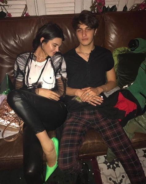 Let's dive in, shall we? Kendall Jenner & Anwar Hadid | Moda de kendall jenner ...