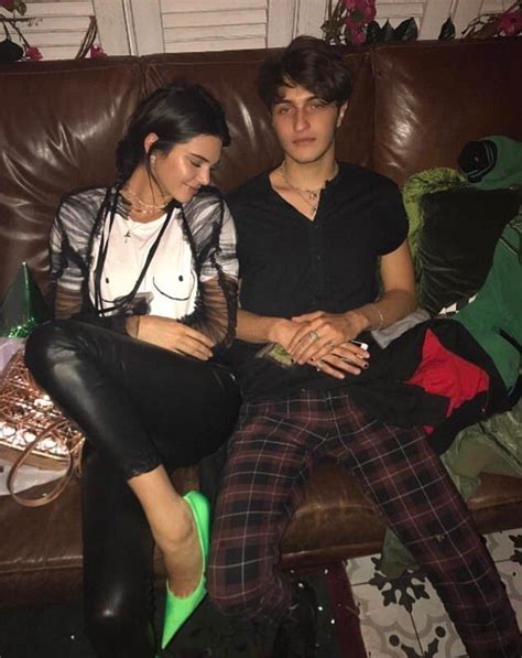 Maybe you would like to learn more about one of these? Kendall Jenner & Anwar Hadid | Moda de kendall jenner ...