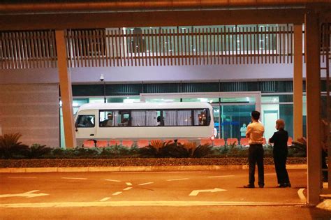 Bài viết đề cập đến nội dung sau: Khách Hàn Quốc tại Đà Nẵng về nước trong đêm, 2 người xin ...