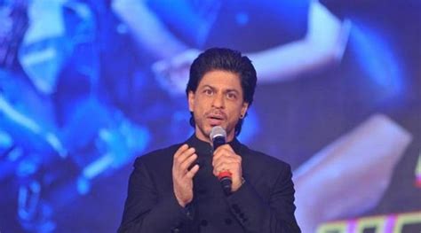 Shah Rukh Khan Roasts Film Critics At Critics Choice Film Awards Bollywood News The Indian