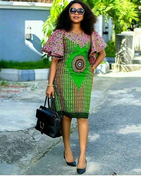 Pin By Lucinda Sno On Mode Africaine African Fashion Skirts African
