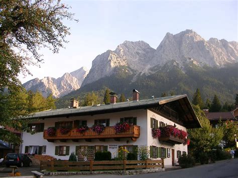 While staying at haus sonnenschein, visitors can check out eibsee (2.3 mi), which is a popular grainau attraction. Gästehaus Geigerer, Grainau :: Urlaub in Bayern