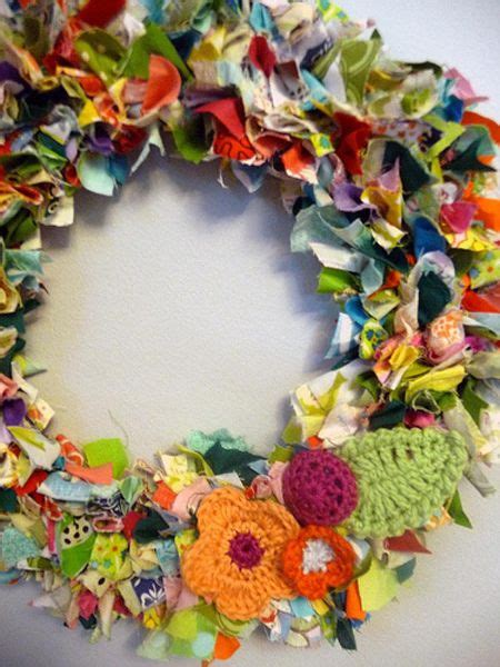 How To Fabric Scrap Wreath Make Scrap Fabric Crafts Crafts