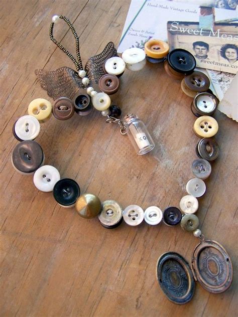 40 Cool Button Craft Projects For 2016 Bored Art Vintage Buttons