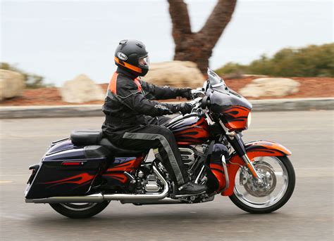 We put the alpinestars hurricane rain suit to the test in a torrential downpour across the midwest. motorcycle.com - H-D Dual-Source Heated Jacket Liner ...