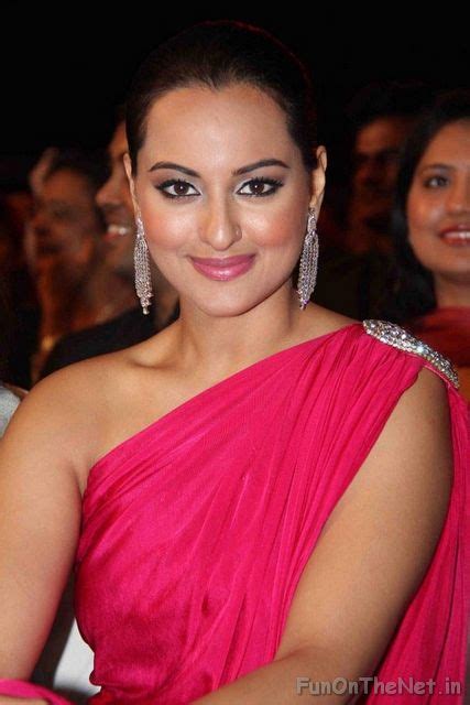 Sonakshi Sinha Hot Sizzler Sexiest Hq Pics Funonthenet