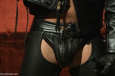 Hot Dude In Black Leather Fucks His Horny P Xxx Dessert Picture 1