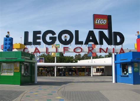 49 Legoland Entrance 