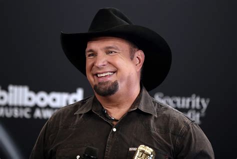 19 hours ago · aug. Garth Brooks Accepts 2020 Billboard Icon Award From Cher ...