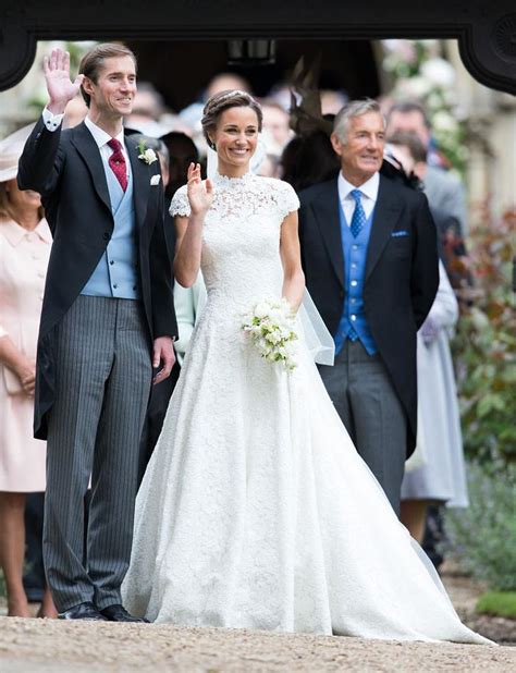 But with the help of powerful friends in the royal family kate middleton has fought back. Kate Middleton Kleid Hochzeit