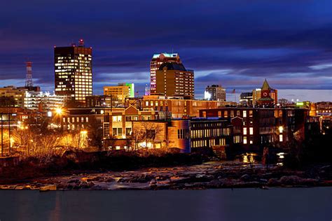 Manchester Nh Skyline Stock Photos Pictures And Royalty Free Images Istock