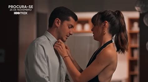 Casados Camila Queiroz e Klebber Toledo passaram dificuldade para gravar cenas íntimas em filme