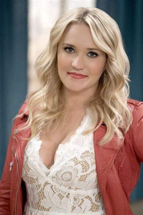 Emily Osment Profile Images The Movie Database Tmdb