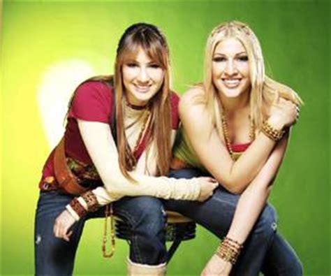 From her earliest days in school, she knew she wanted to someday write for a living, but that dream didn't come to fruition until recently. Grupos musicales en general: Ha-ash