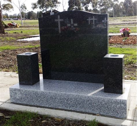 Black Granite Upright Monument Headstone From China