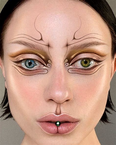 Alien Makeup Artist Saubhaya Makeup