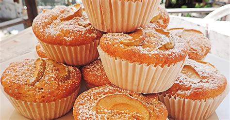 La ricetta è sempre la stessa, sarà poi possibile introdurre delle varianti e togliere gli ingredienti che non si tollerano con degli mescolate e aggiungete il lievito. Ricetta Muffin alle mele senza burro | Ricettario Tipico