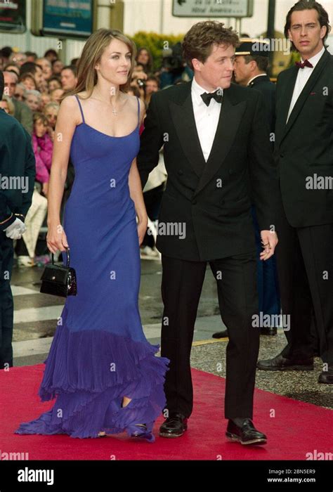 Cannes Francia Mayo 1997 El Actor Hugh Grant Y La Actriz Elizabeth