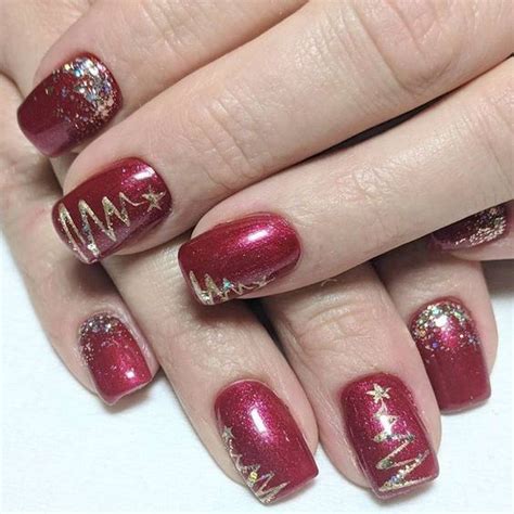 25 Of The Most Beautiful Christmas Nail Designs To Inspire