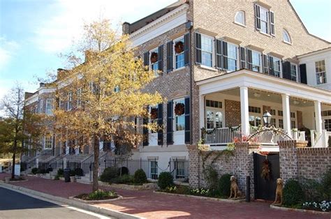 The nearest wal mart is at least 30 minutes away. Southern Living Idea House: Entertainment Room, Sewing ...