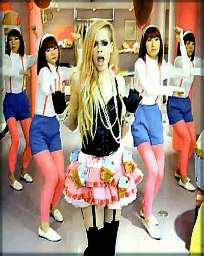 Avril Lavigne Tries To Go Big For Hello Kitty Music Video In Japan ~ Entertainment Space