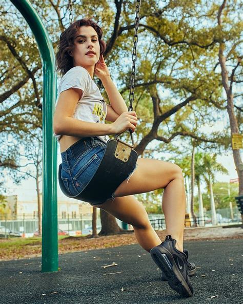 Agustina Palma En Instagram “siempre Es Un Buen Día Para Jugar 🍭 Ph Marioalzatee 📸” Palmas