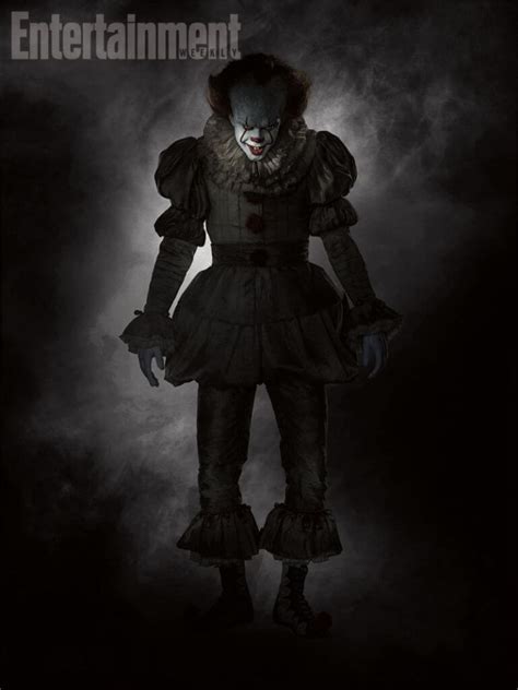 New Pennywise Creepy Clown Costume Has Us Eager For The 2017 “it
