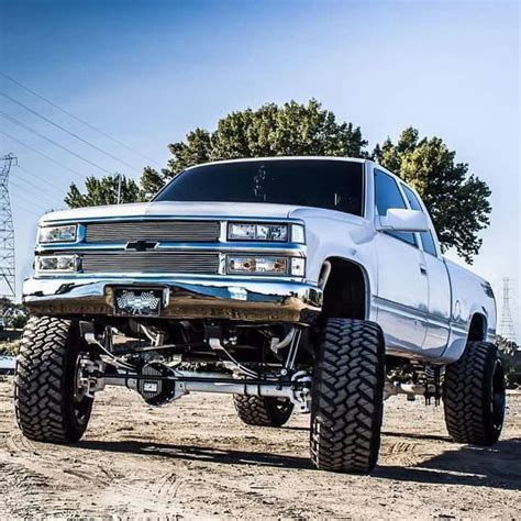 Pin By Hunter Kabage On Gmt 400 Lifted Chevy Trucks Chevy Pickup