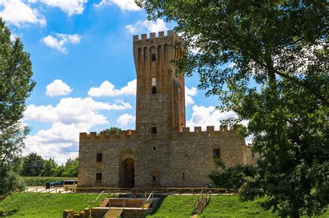 Subscribe the newsletter stay updated on all news and events of sanmartino.com. Castle of San Martino of Vaneza | Euganean Hills